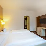 Steiner Hotel 3*